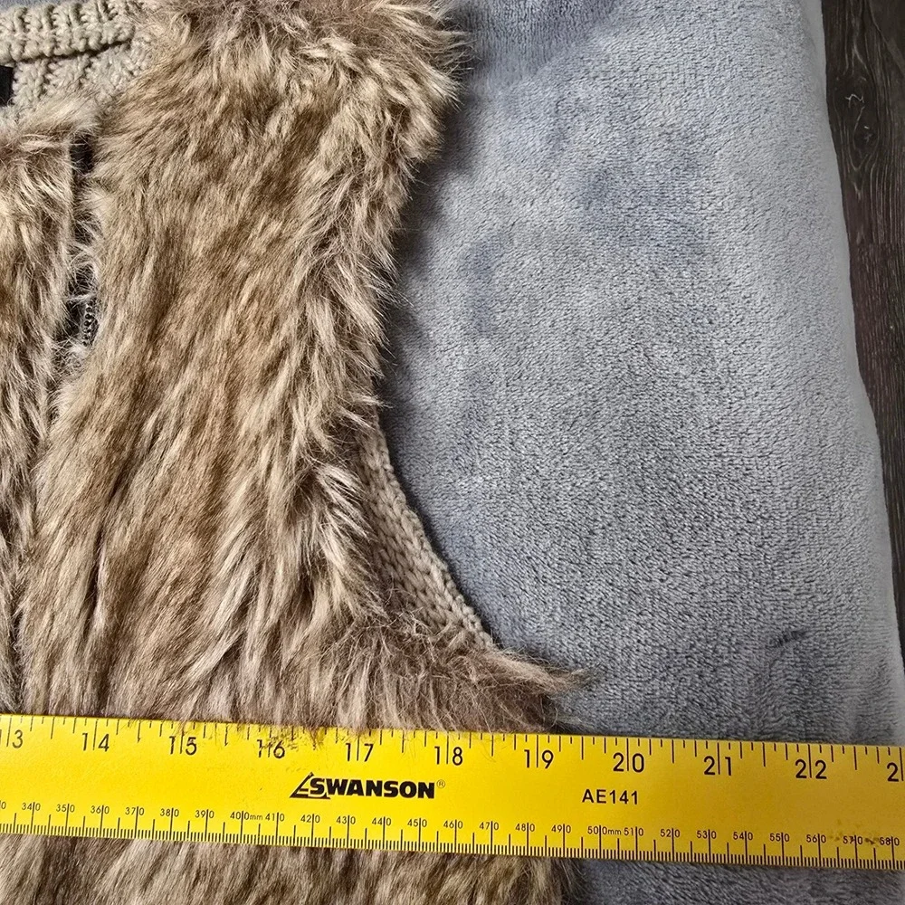 Forever 21 Faux Fur Vest‎ Sweater Back Zipper Closure Brown Women's Medium Fall